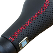 Pommeau Nardi Prestige en Cuir Noir Perforé, Coutures Rouges