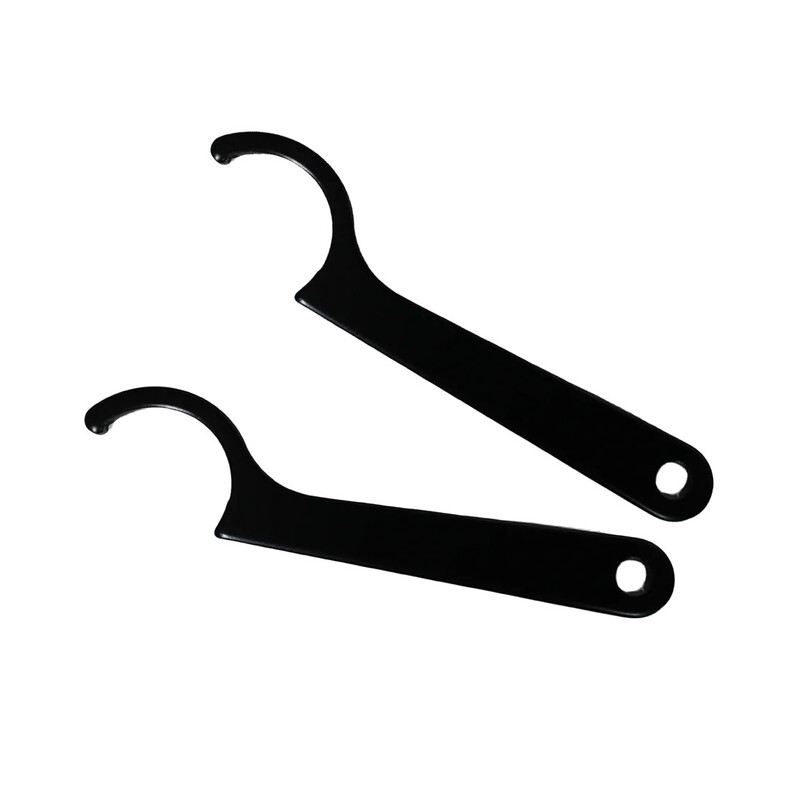 12A - Clés de Serrage 44 mm pour Combinés Filetés BC Racing (paire)