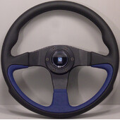 Volant Nardi Challenge, Cuir Bleu, Branches Noires, Coutures Noires, Tulipé 45 mm, Ø35 cm