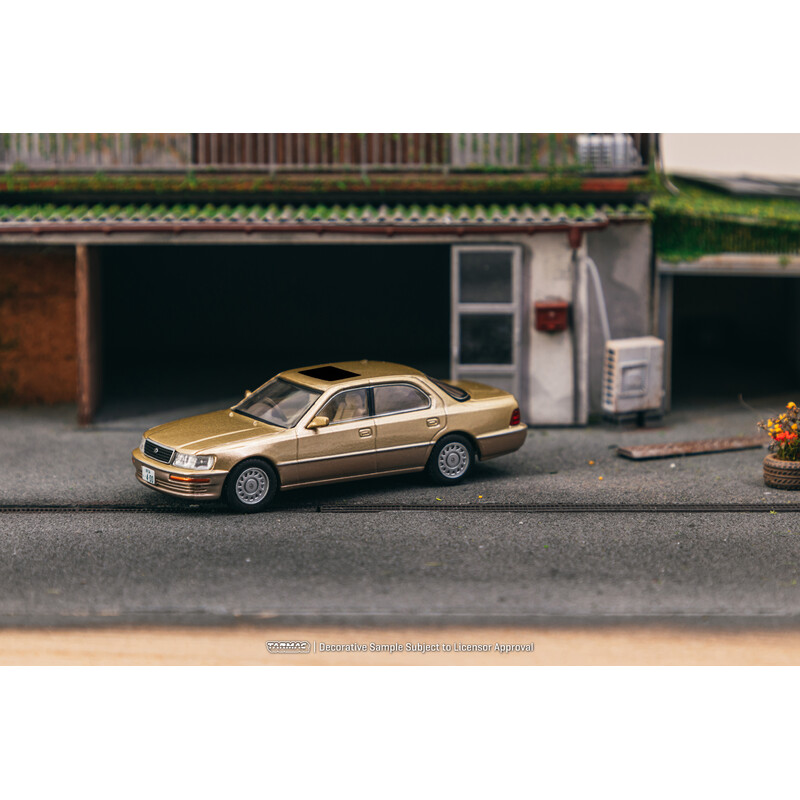Tarmac Works 1/64 - Lexus LS400 | Champagne Beige Metallic